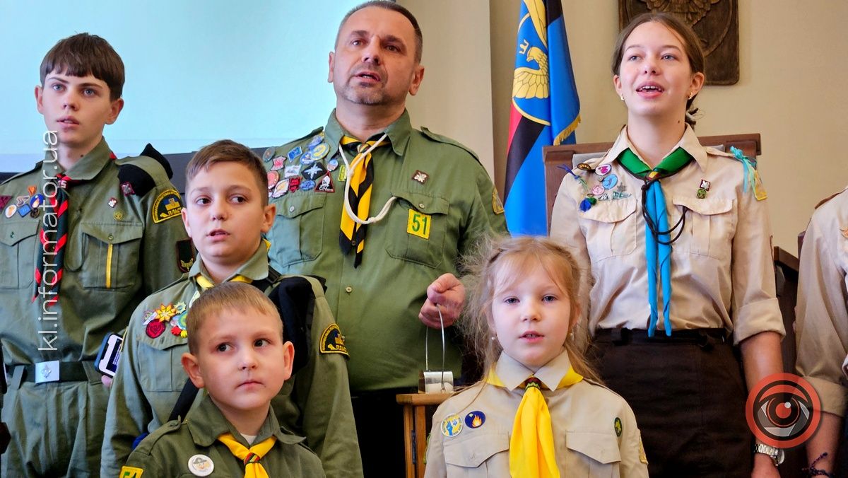 Міські обранці приймали привітання пластунів і розглянули 70 додаткових земельних питань 3