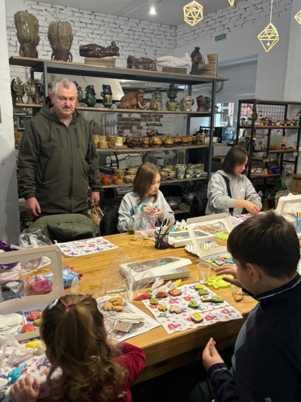 В Косові провели благодійний ярмарок "Теплий базар" 4