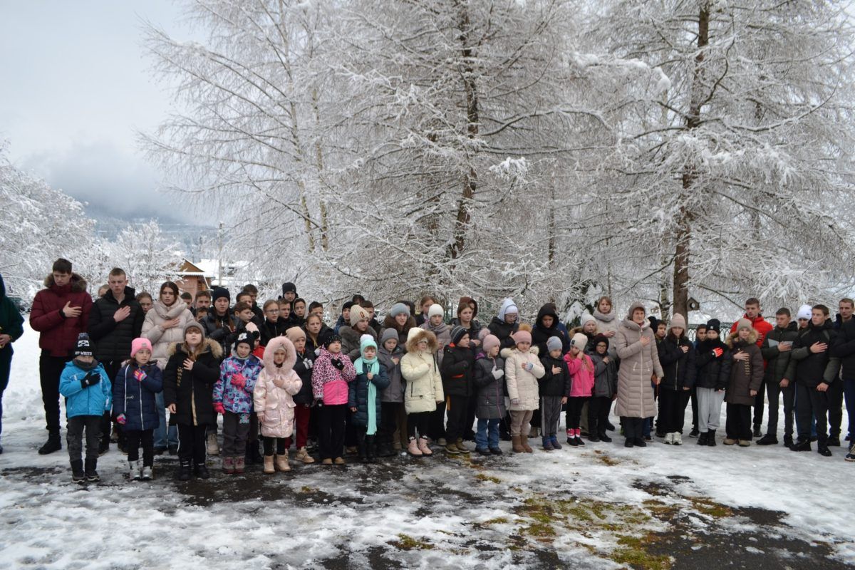 На Верховинщині відкрили пам'ятну дошку Герою Руслану Зузяку 1