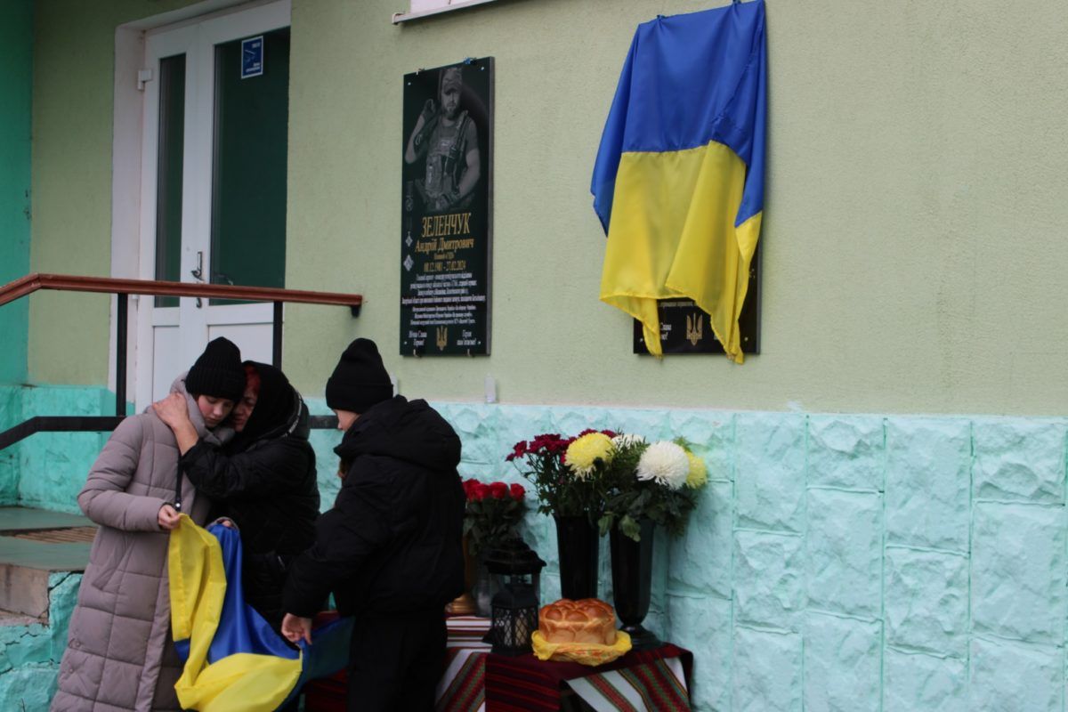 У Верховині відкрили меморіальні дошки двом полеглим Героям 6