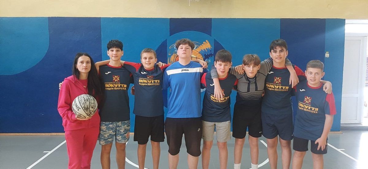 В Коломиї визначили переможців ІІ етапу змагань "Пліч-о-пліч" з баскетболу 5