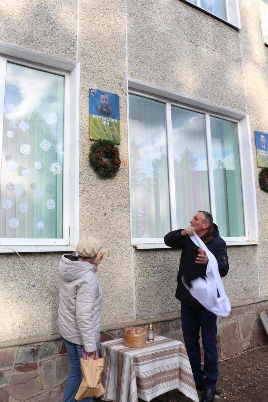 В Коломийській громаді освятили шість меморіалів у пам'ять про полеглих Героїв 6