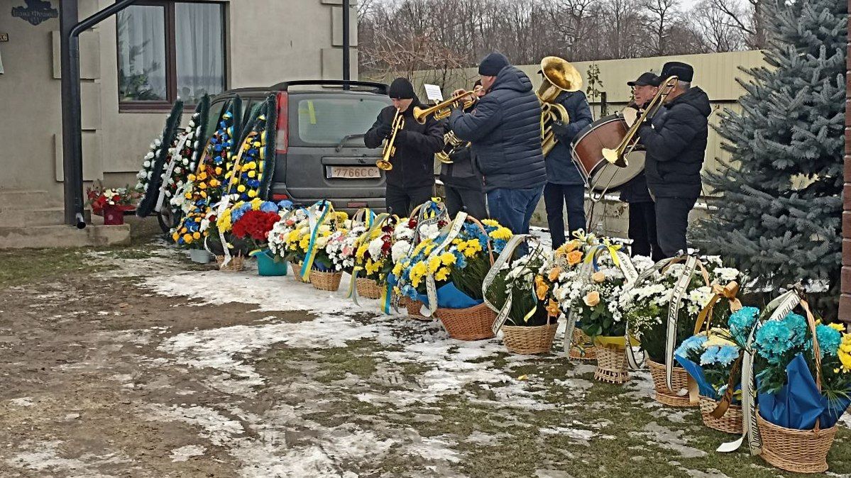 Нижньовербізька громада віддала останню шану Герою Назару Федоришину 2