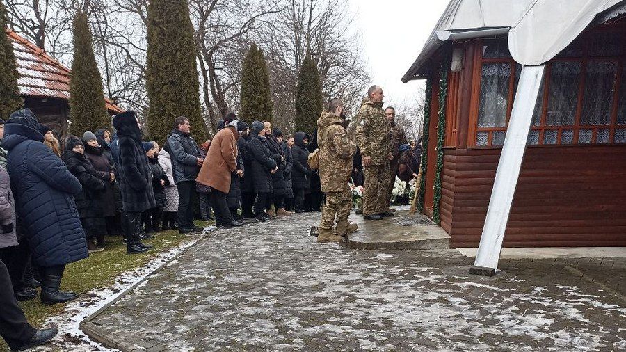 Нижньовербізька громада віддала останню шану Герою Назару Федоришину 3