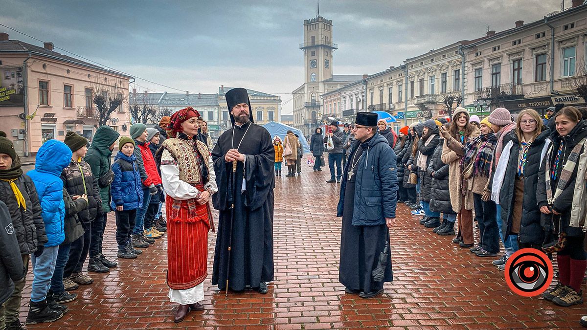 Засніжена з ароматом Різдва | Якою була Коломия в грудні 2024 10