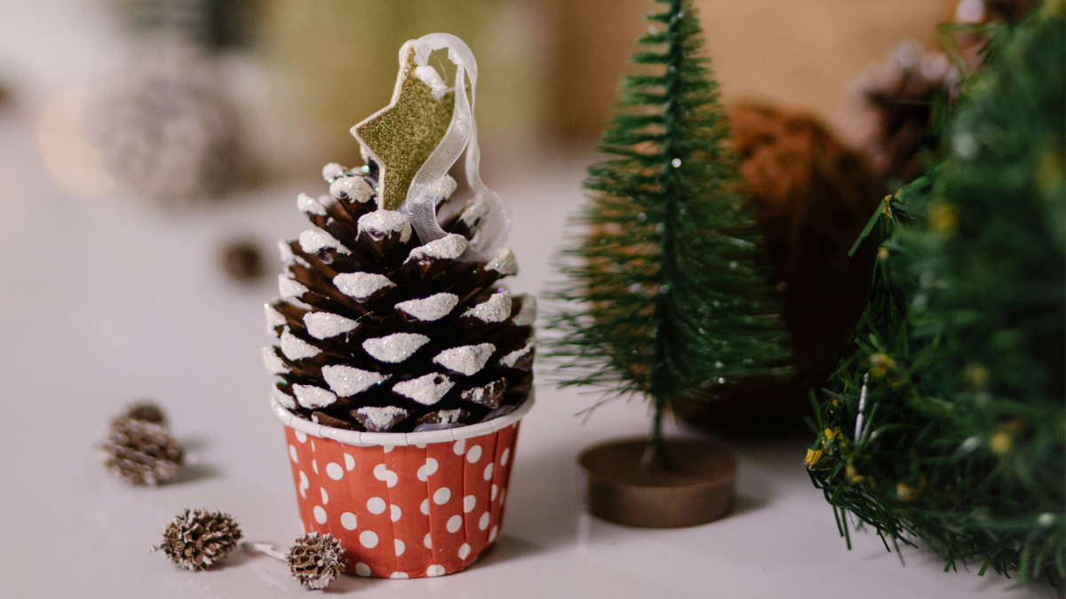 Милі сніговички та шедеври з фетру: добірка ялинкових прикрас, які можна створити власноруч 1