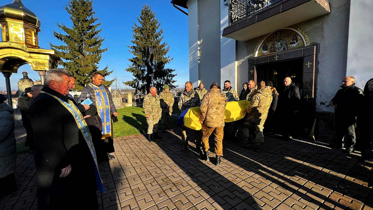 У Городенці на вічний спочинок провели воїна Андрія Цалина 11