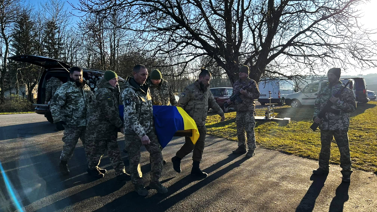 У Городенці на вічний спочинок провели воїна Андрія Цалина 12