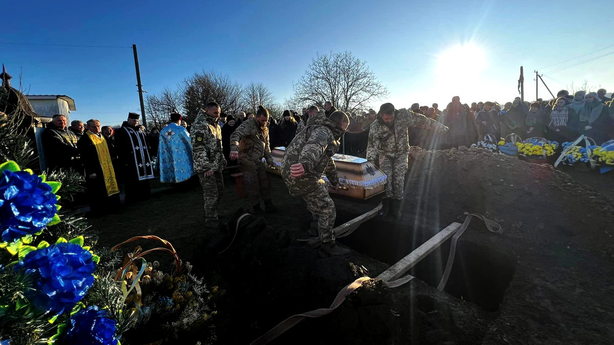 У Городенці на вічний спочинок провели воїна Андрія Цалина 14