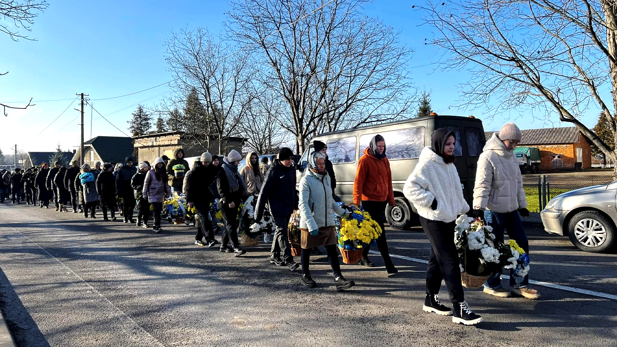 У Городенці на вічний спочинок провели воїна Андрія Цалина 5