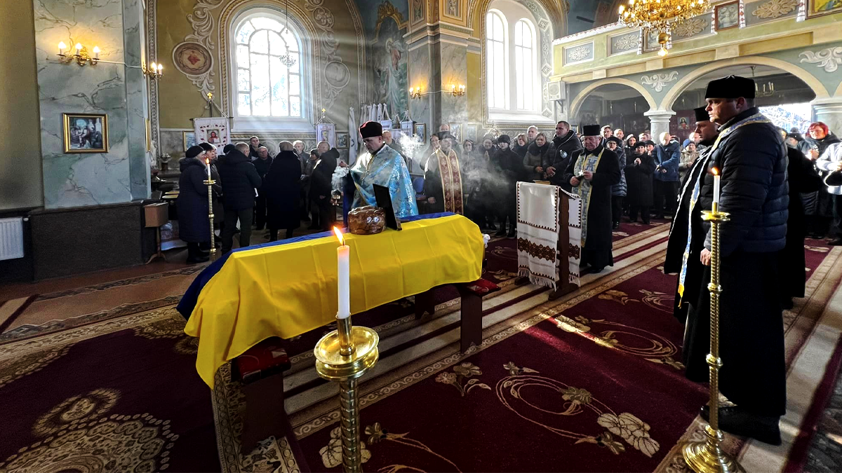 У Городенці на вічний спочинок провели воїна Андрія Цалина 9