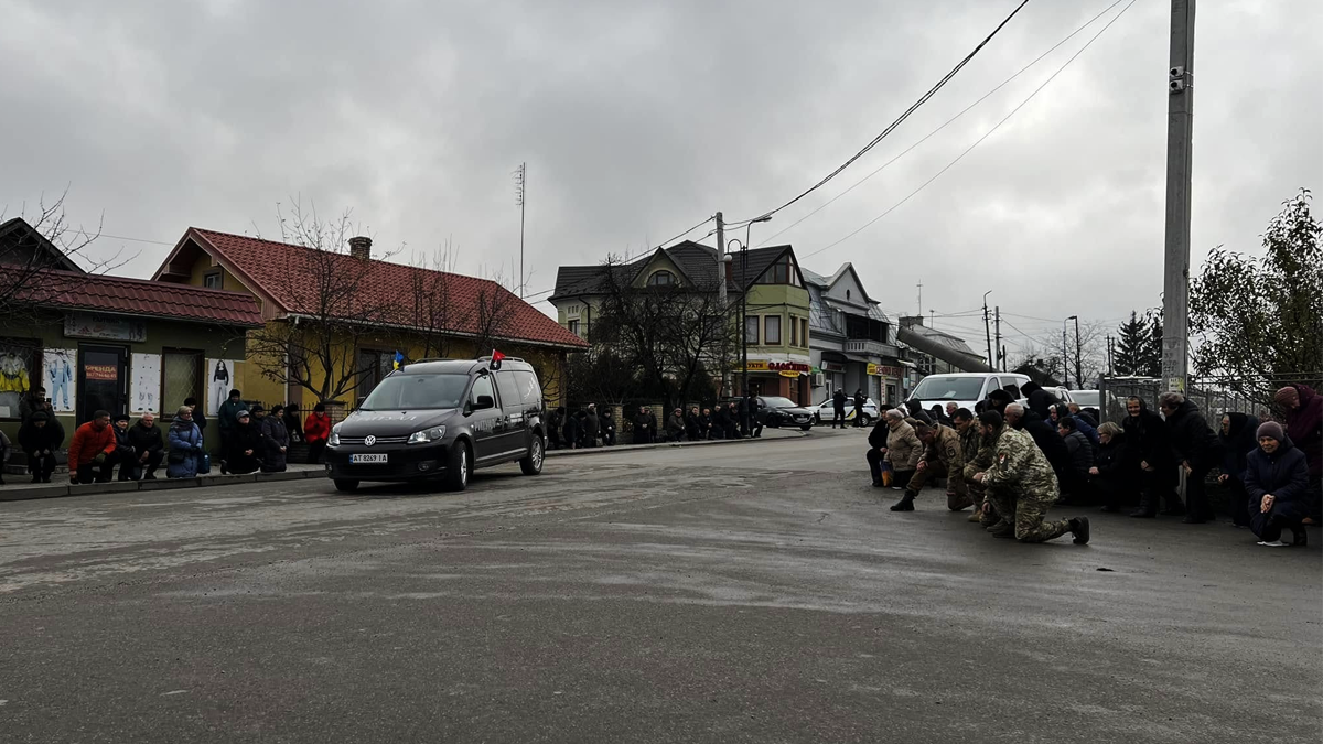 У Городенці зустріли скорботний кортеж з тілом Андрія Цалина 6