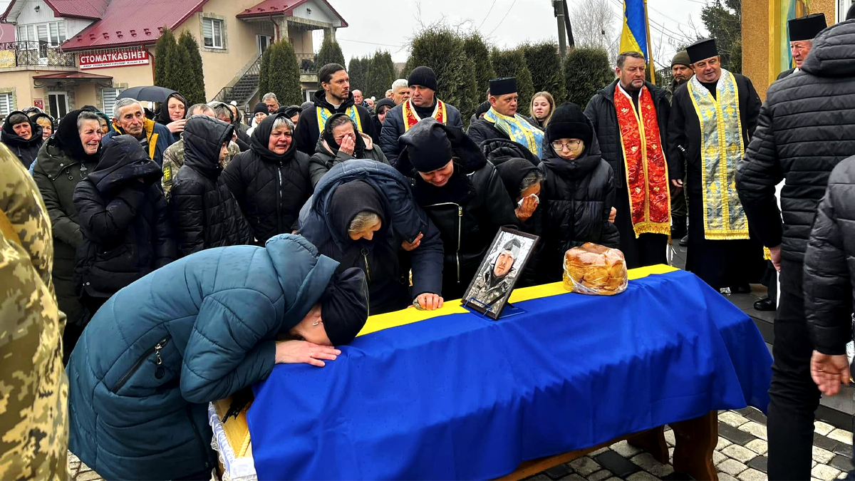 У Городенці зустріли скорботний кортеж з тілом полеглого воїна Володимира Бунька