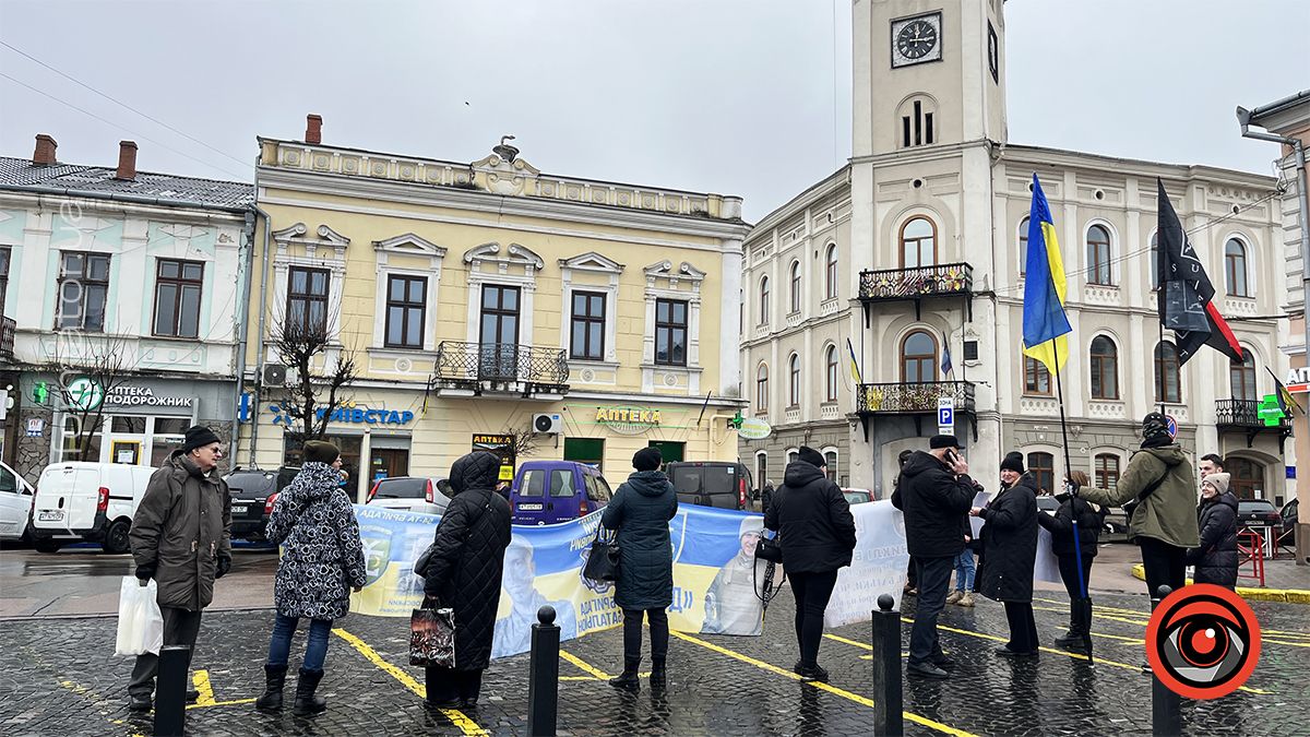 У Коломиї активісти вкотре нагадали про зниклих безвісти та полонених військовослужбовців 5
