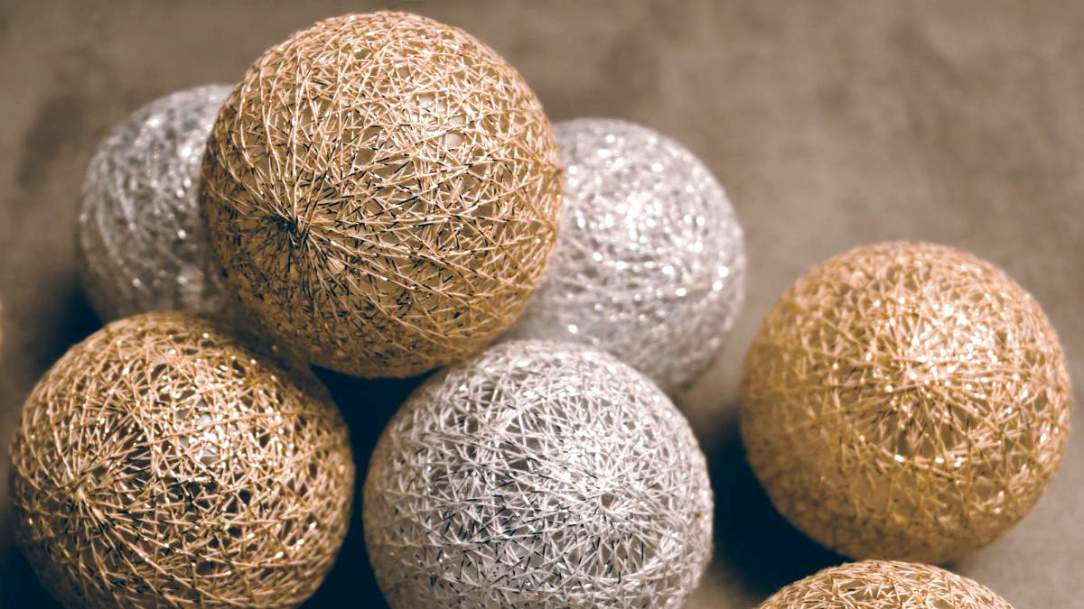 Милі сніговички та шедеври з фетру: добірка ялинкових прикрас, які можна створити власноруч 2