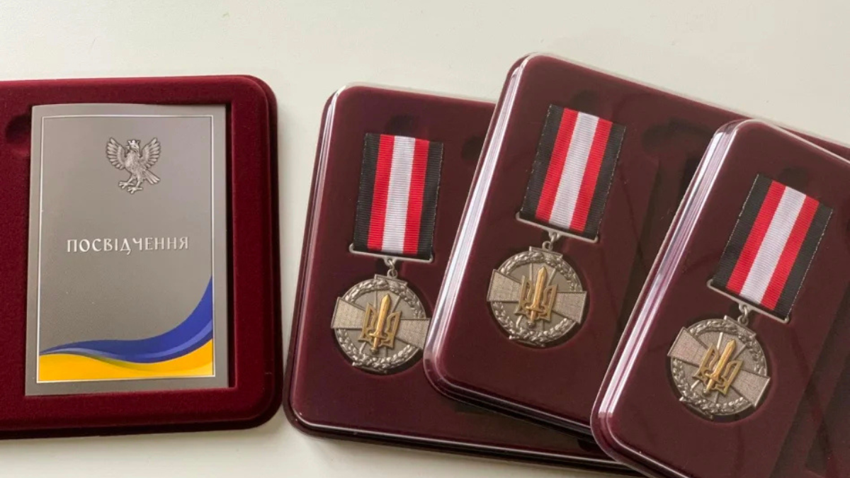 Дев'ятьох воїнів з Прикарпаття нагородили медаллю "Лицар бойового чину"