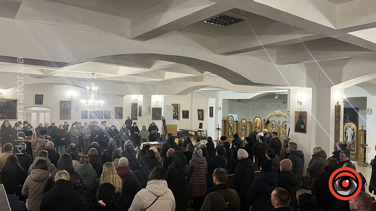 Коломия попрощалася з Героєм Романом Григорчуком 1