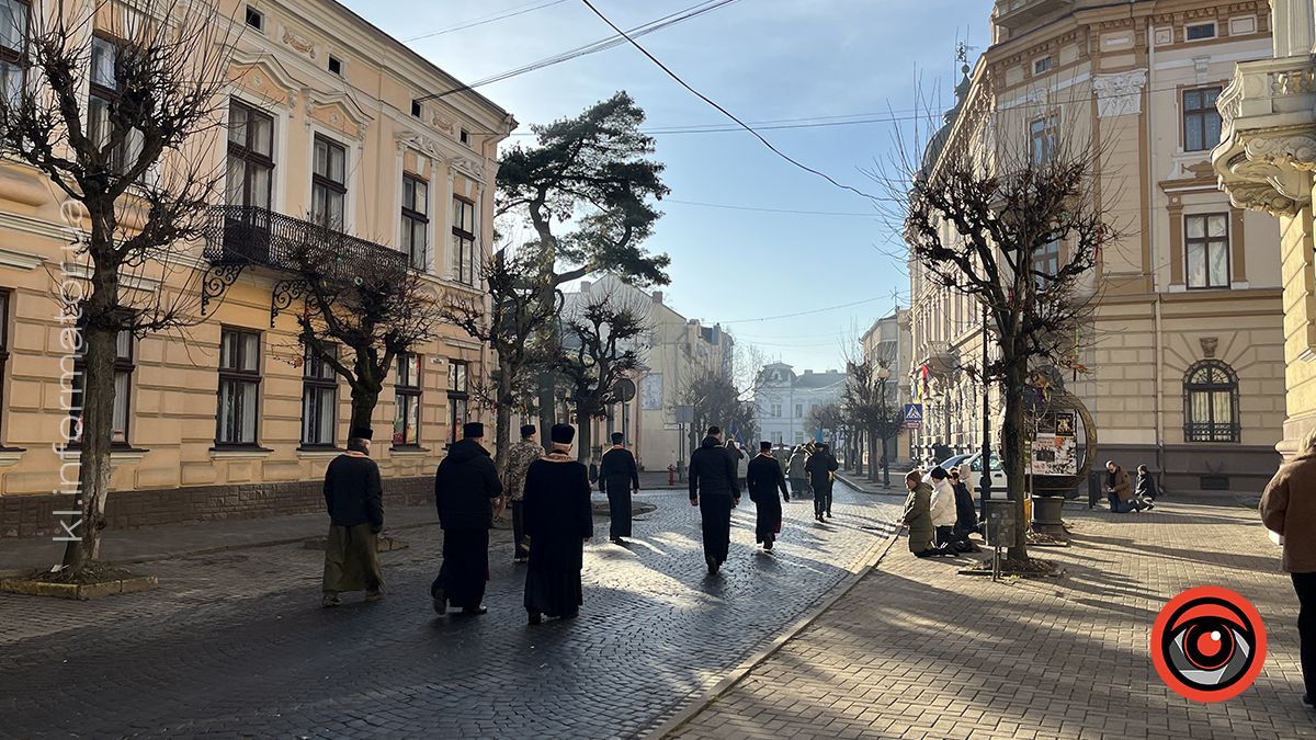 Коломия попрощалася з Героєм Романом Григорчуком 9