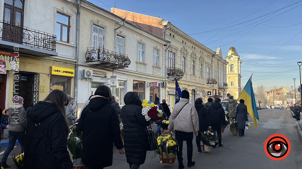 Коломия попрощалася з Героєм Романом Григорчуком 21