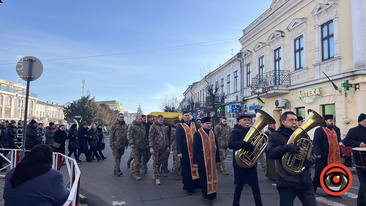 Коломия попрощалася з Героєм Романом Григорчуком 19