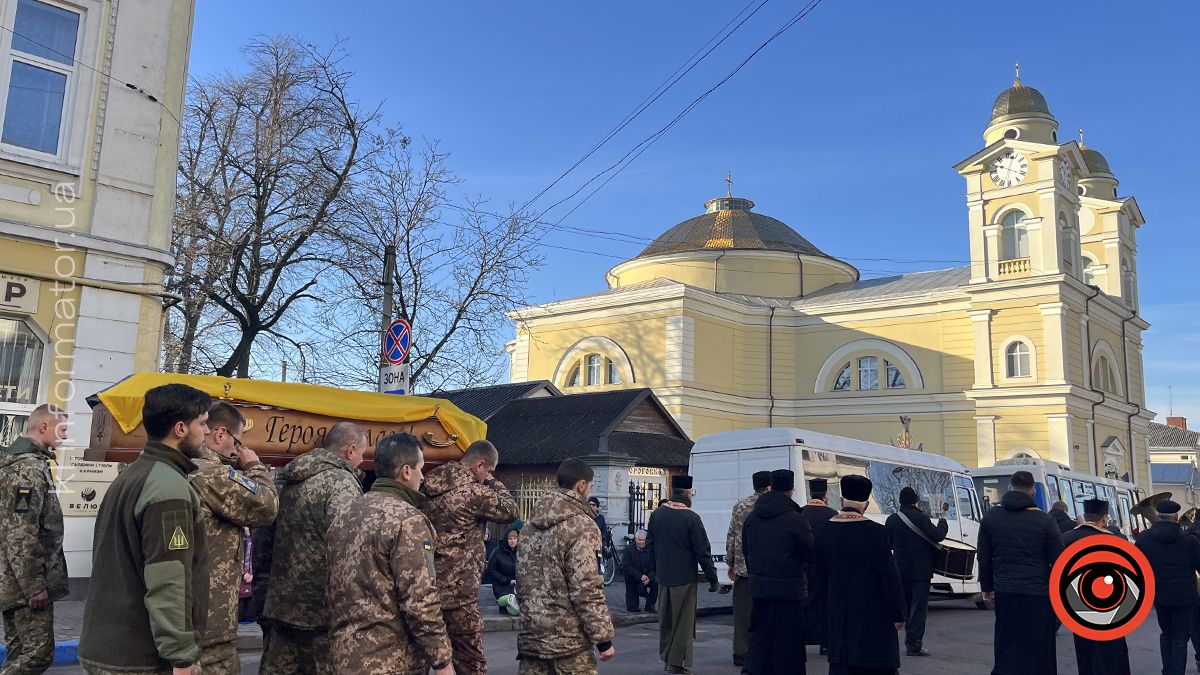Коломия попрощалася з Героєм Романом Григорчуком 22