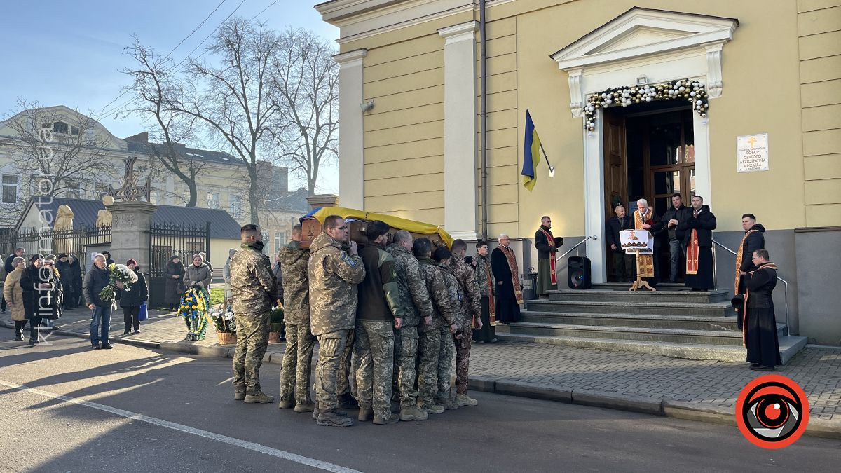 Коломия попрощалася з Героєм Романом Григорчуком 24