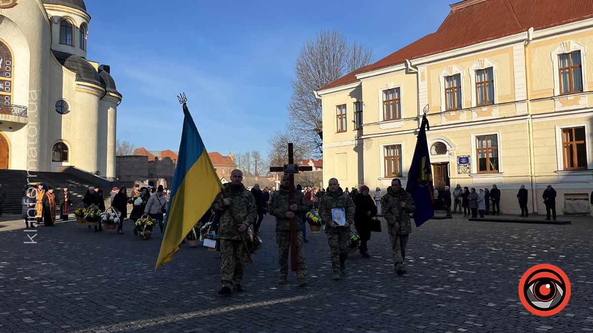 Коломия попрощалася з Героєм Романом Григорчуком 5