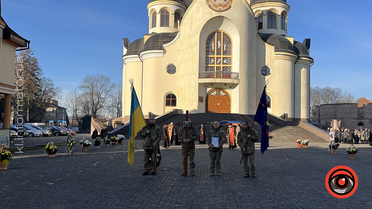 Коломия попрощалася з Героєм Романом Григорчуком 6