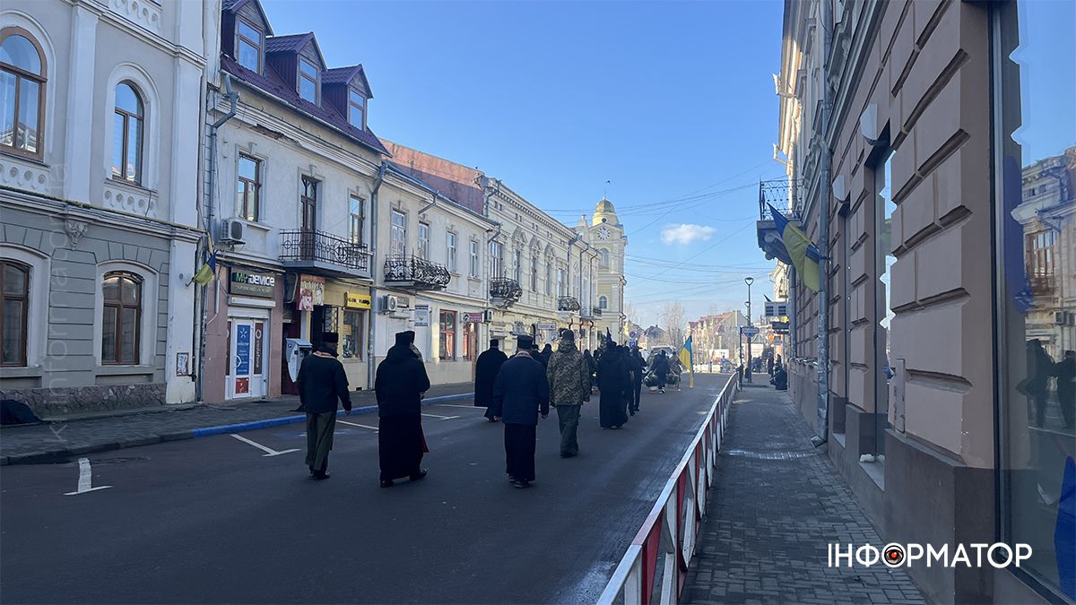 У Коломиї в останню дорогу провели захисника Володимира Іванищука 14