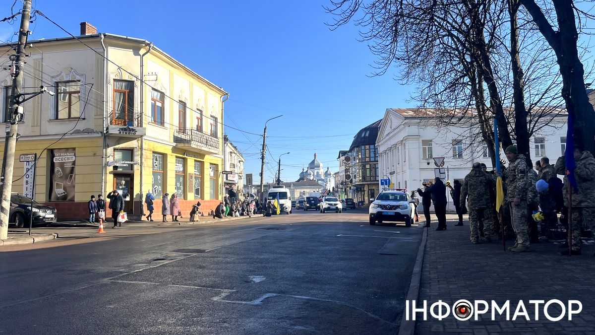 Назавжди 52... Коломия попрощалася з воїном Володимиром Прочіним 1