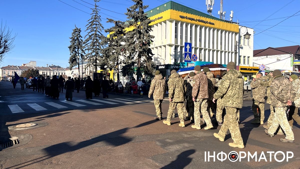 Назавжди 52... Коломия попрощалася з воїном Володимиром Прочіним 7