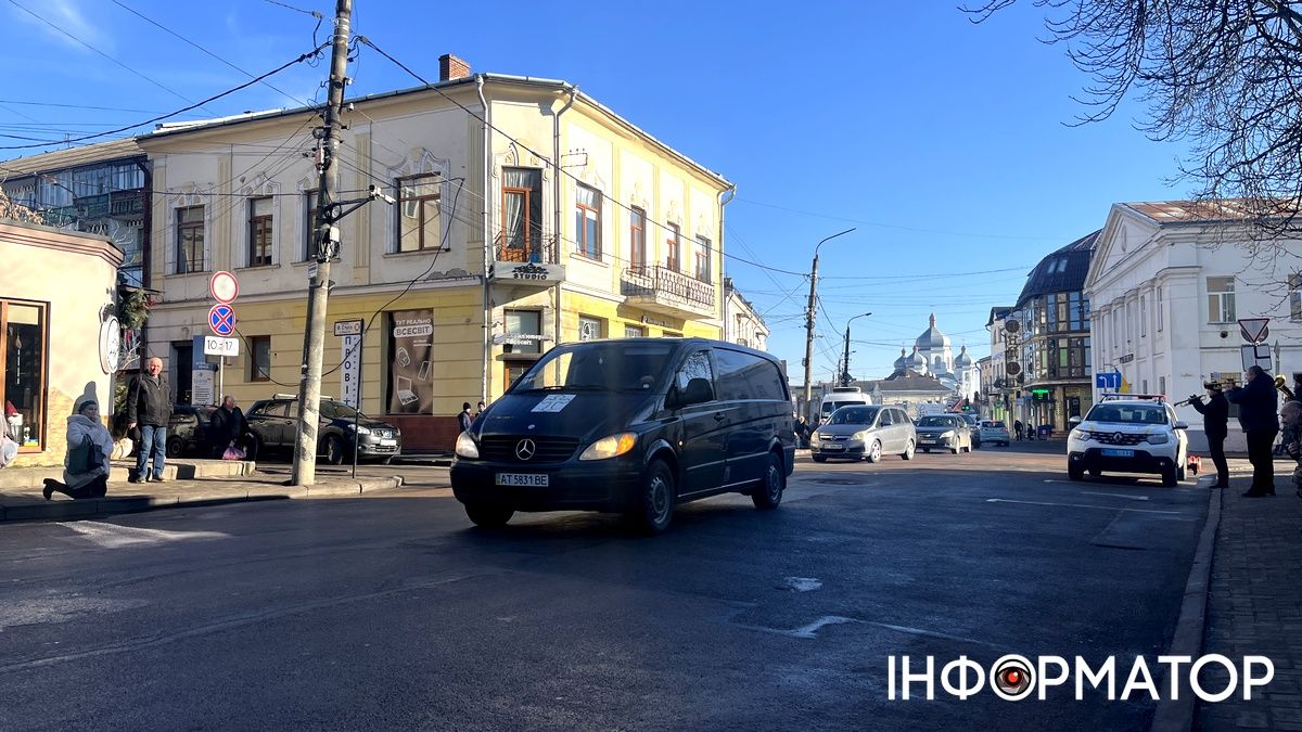 Назавжди 52... Коломия попрощалася з воїном Володимиром Прочіним 2