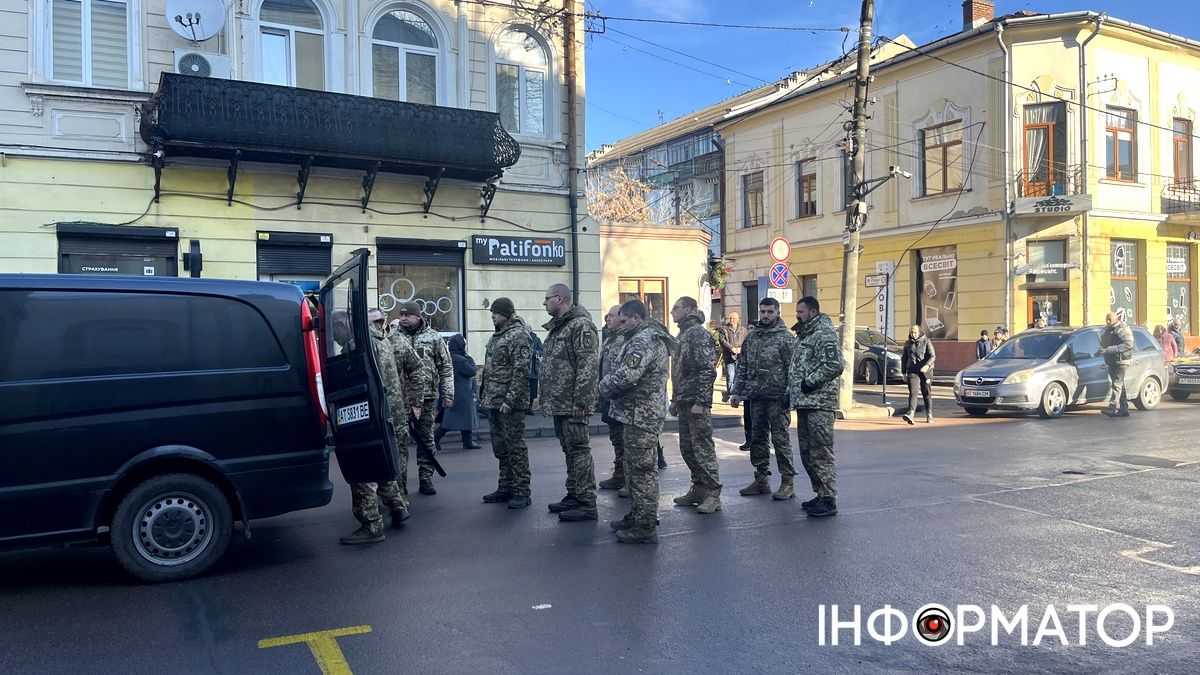 Назавжди 52... Коломия попрощалася з воїном Володимиром Прочіним 3