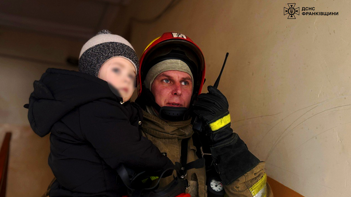 У пожежі на Прикарпатті загинули матір з сином 1