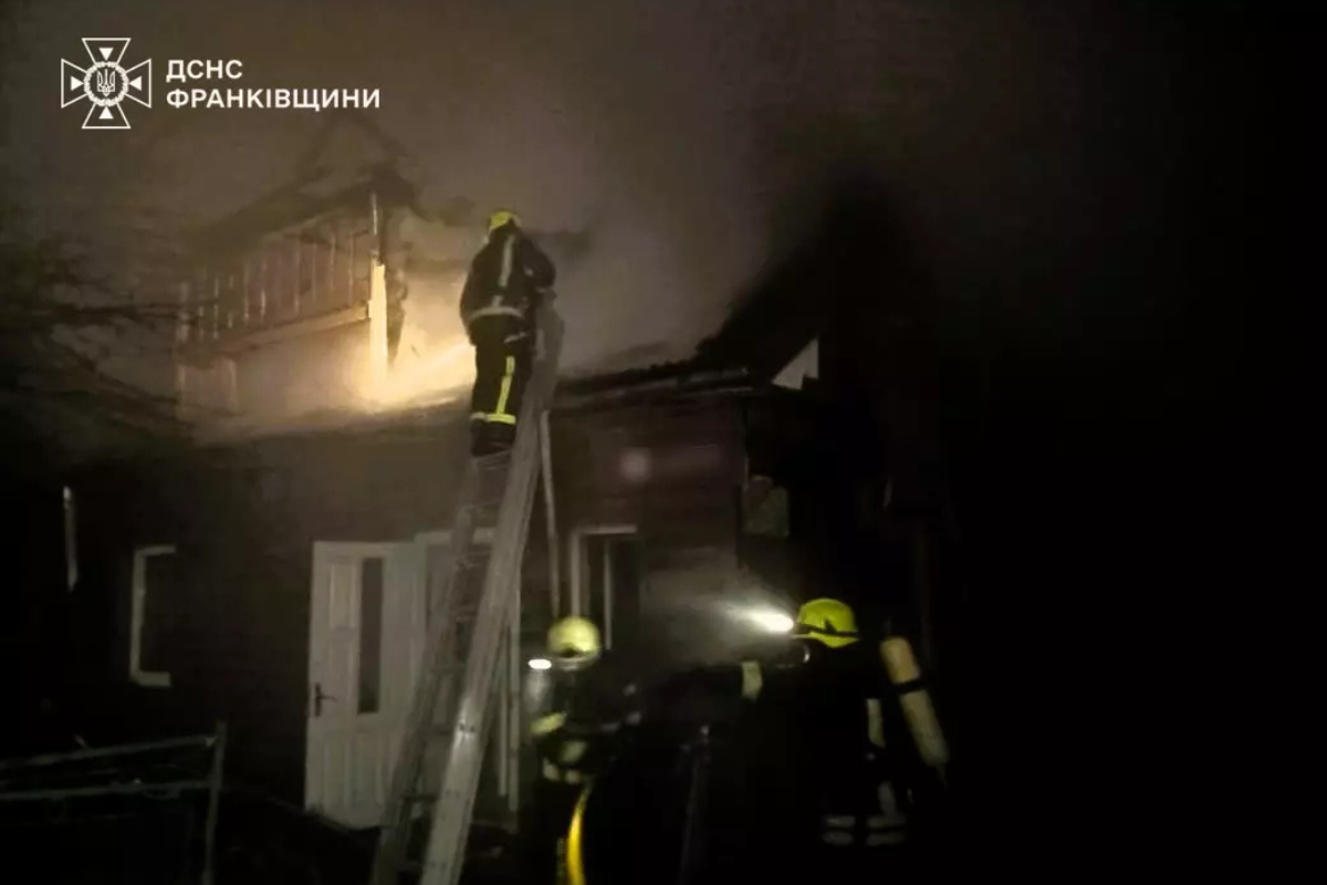 Вночі на Надвірнянщині палав дерев'яний будинок 1