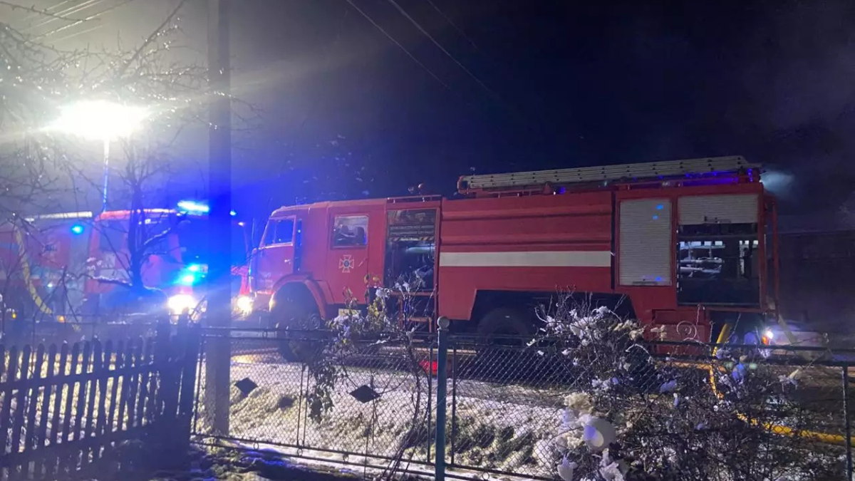 Вночі на Надвірнянщині палав дерев'яний будинок