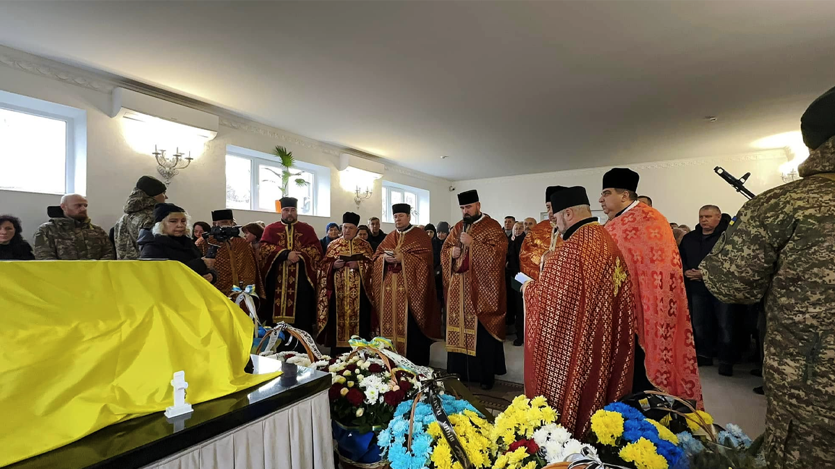 В Надвірній в останню путь провели воїна Назарія Тиміцького 2