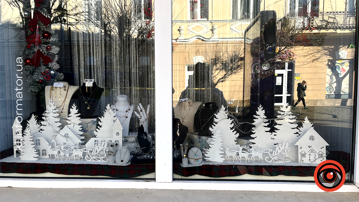 Як Коломию до Різдва підготували: кадри святкового міста 11