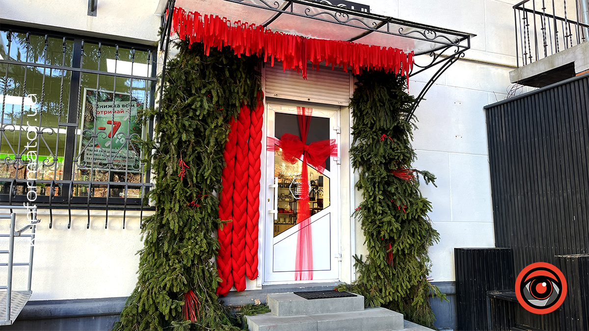 Як Коломию до Різдва підготували: кадри святкового міста 8
