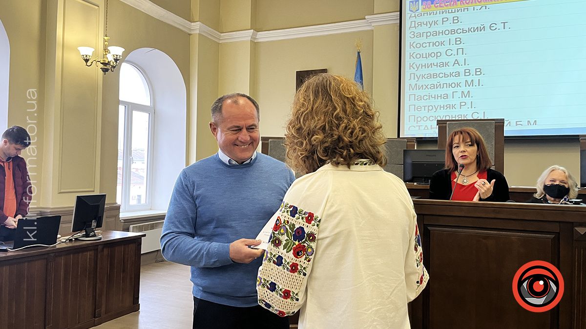 У Коломиї на сесії міської ради відзначили понад 20 мешканців громади 6