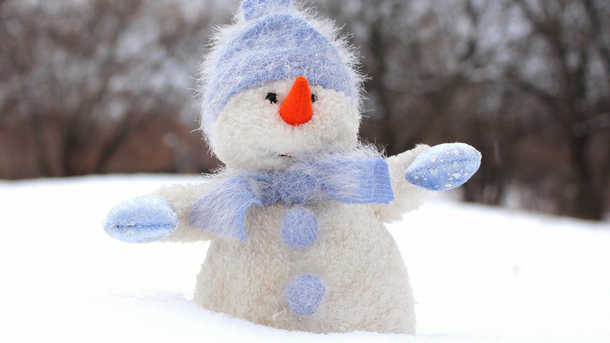 Милі сніговички та шедеври з фетру: добірка ялинкових прикрас, які можна створити власноруч 3