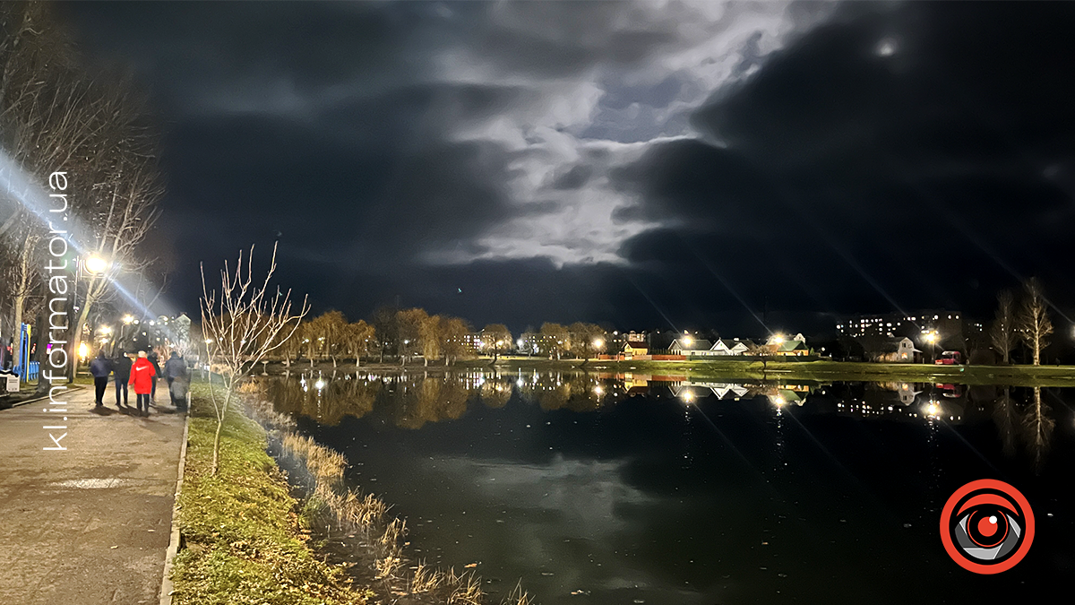 Вечірній спокій міста: фоторепортаж міського озера 6
