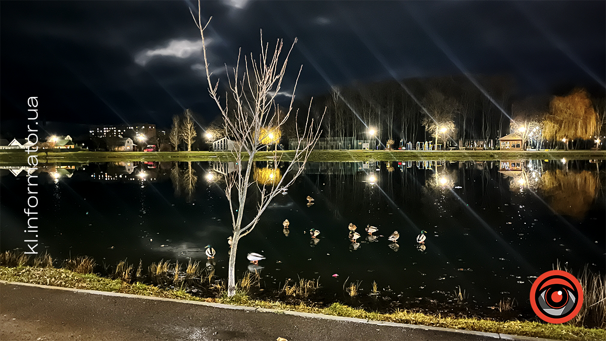 Вечірній спокій міста: фоторепортаж міського озера 3
