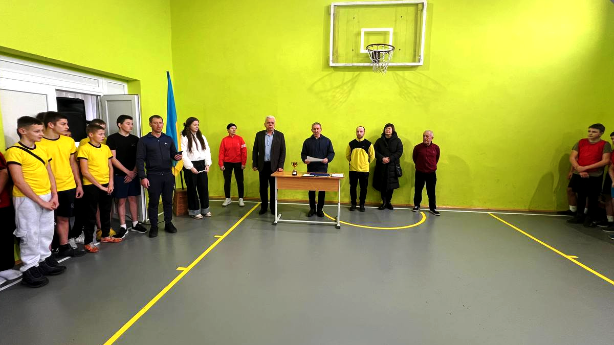 Команди коломийських освітніх філій взяли участь в змаганнях з волейболу 1