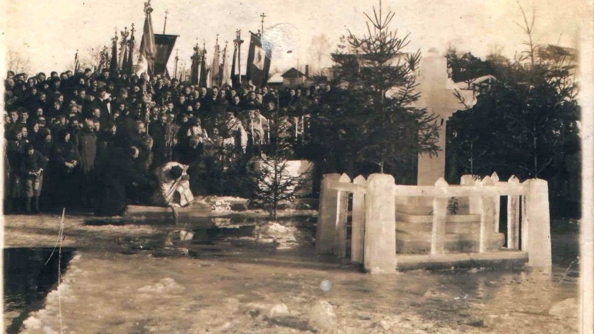 "Друляли" одне одного у воду й пірнали, аби позбутися корости | Йорданські обряди українців у давнину