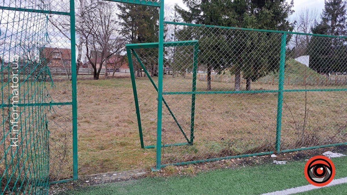 За 100 тис грн мають відремонтувати футбольне поле у селі Коломийської громади 6