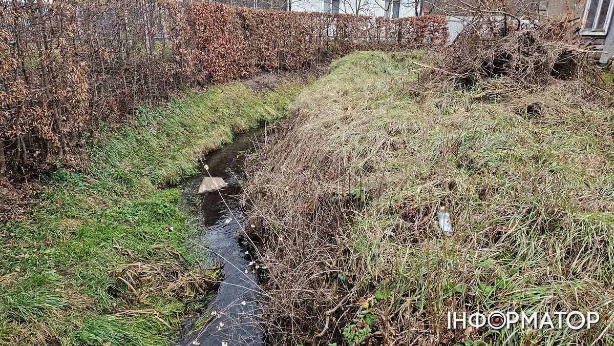 Ніщо не зупинить нечупар: як коломияни мимохідь засмічують ріку | ВІДЕО 3