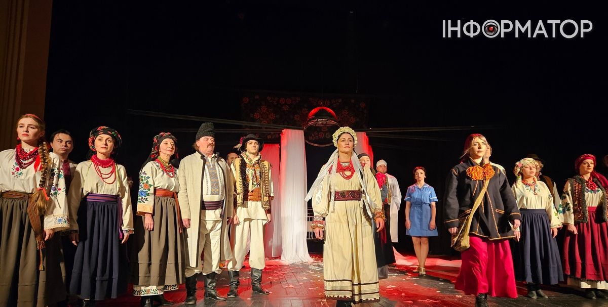 Загубила дитину і 60 років провела у психлікарні | Чим вразить вистава "Табула раса" Коломийського театру 13