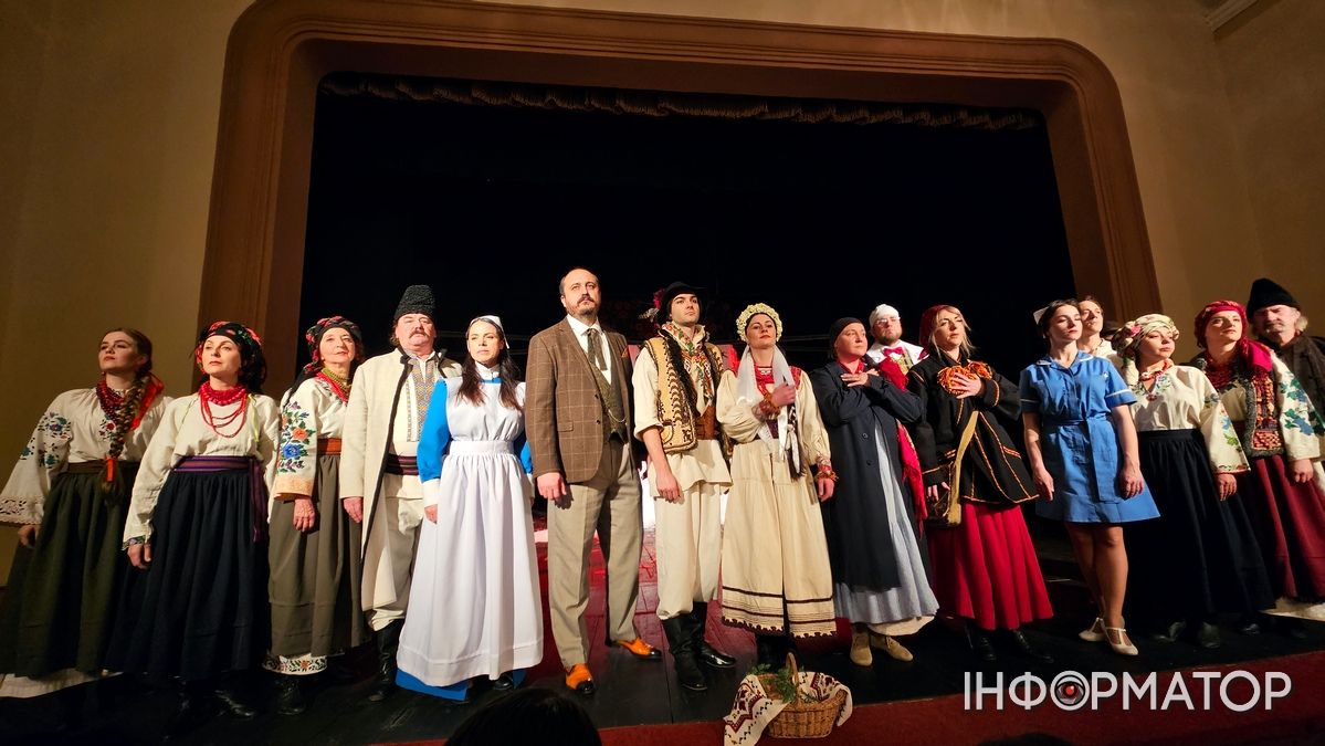 Загубила дитину і 60 років провела у психлікарні | Чим вразить вистава "Табула раса" Коломийського театру 14