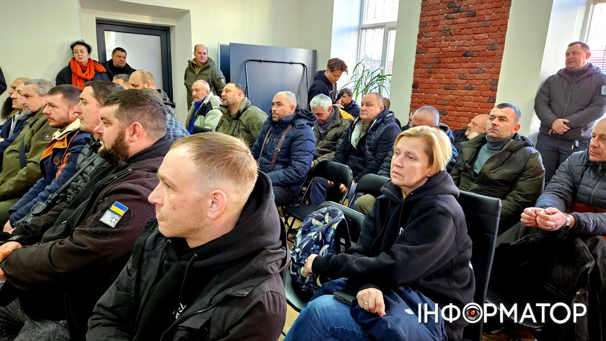 Захисники подали заяви в СБУ та поліцію, а жупанський назвав військових рядженими і стадом неповноцінних 11